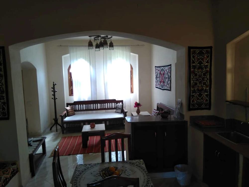 Nile Compound Hotel 30/50