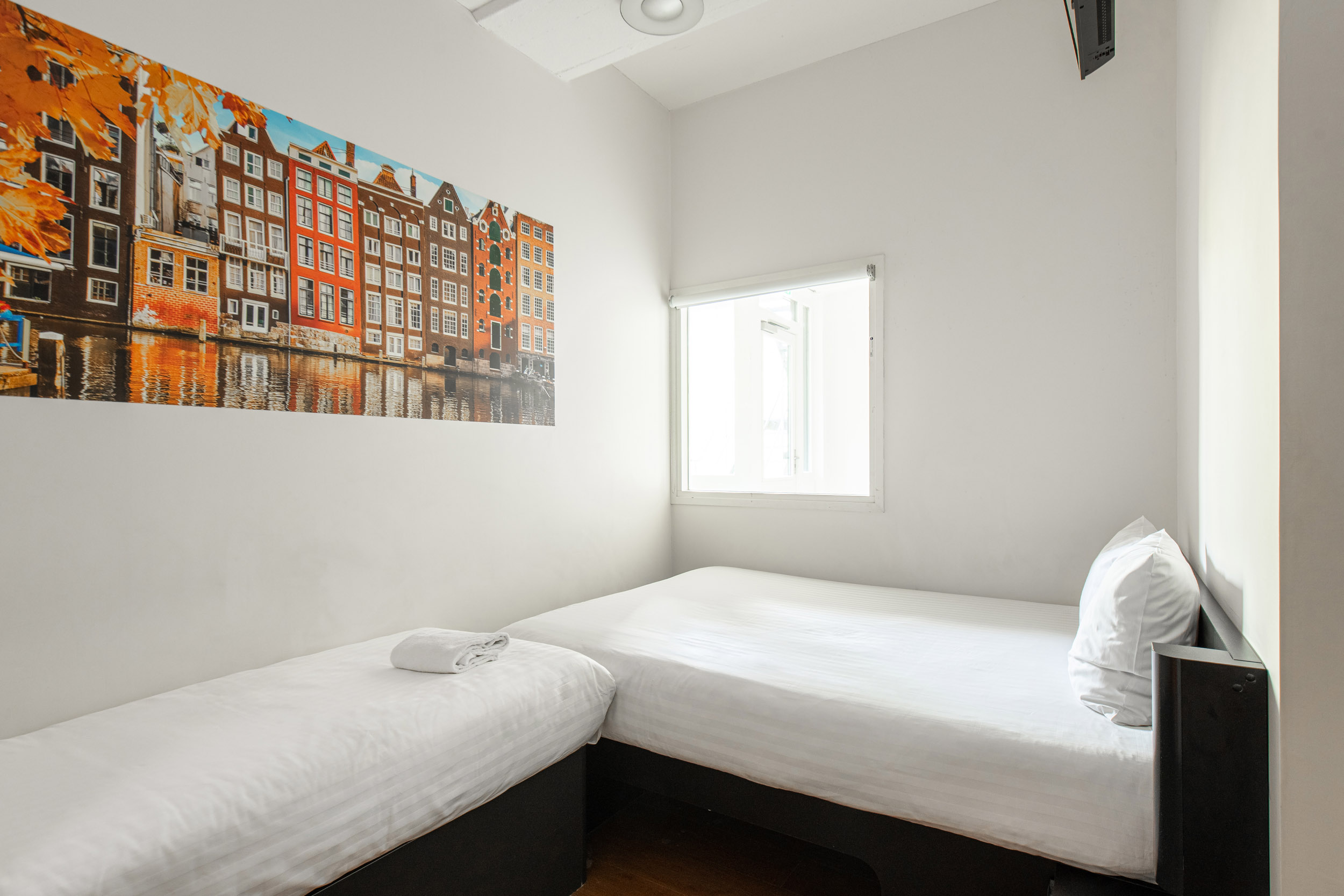 غرفة عائلية لذوي الإعاقة، easyHotel Amsterdam City Centre 2/2