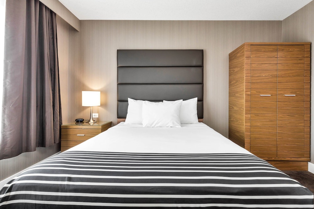 Sandman Hotel Grande Prairie 16/42