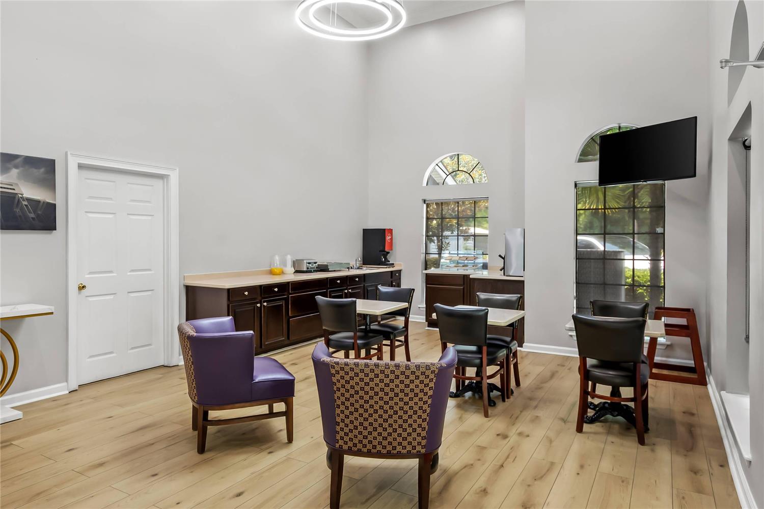Econo Lodge Inn & Suites Cayce I-26 Airport 17/32