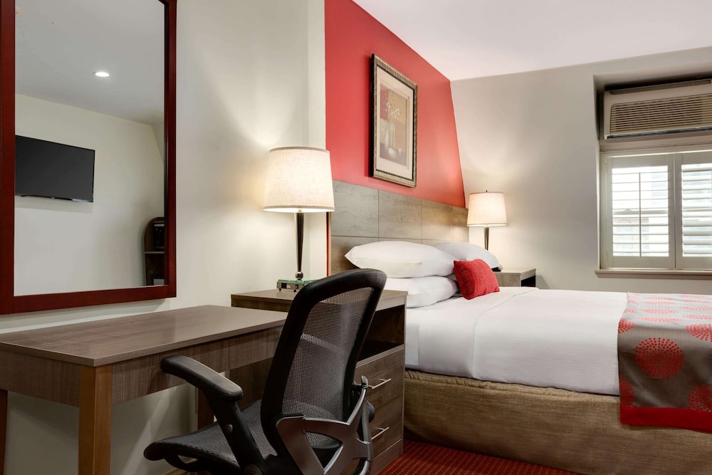 Ramada by Wyndham Oakland Downtown City Center 17/42