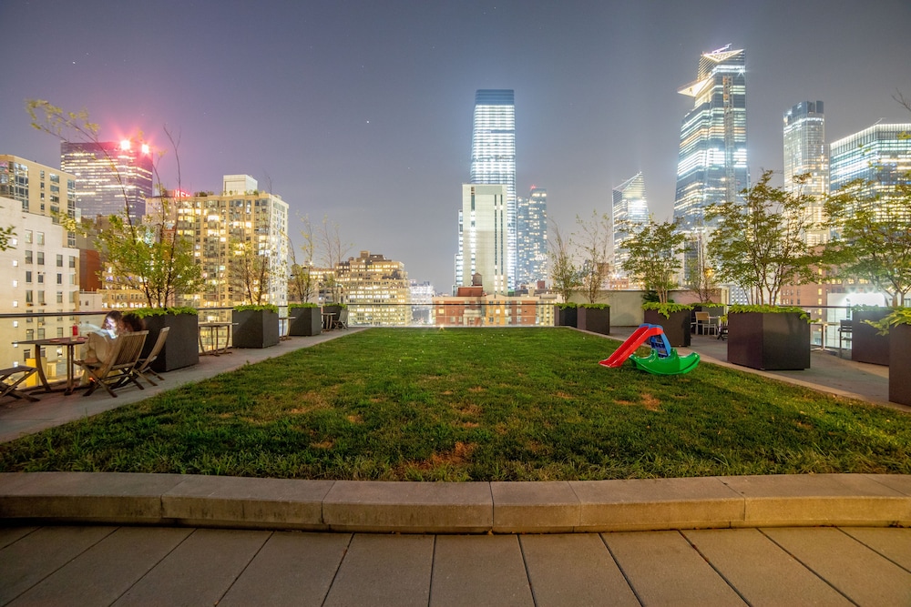 Truss Hotel Times Square 62/64