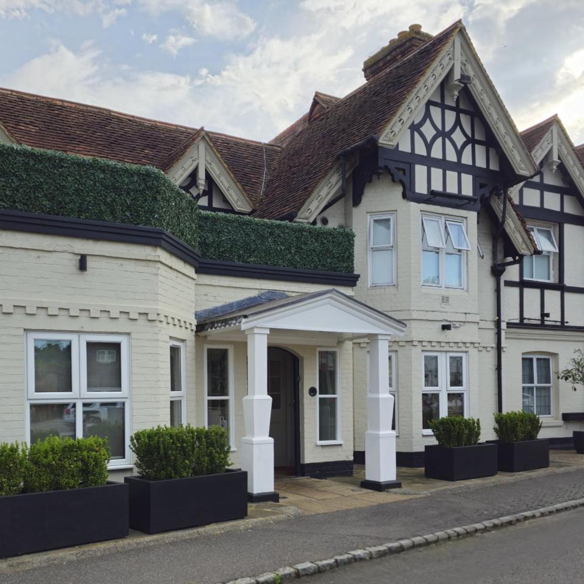 Hotel Manor - Datchet, Windsor 3/11