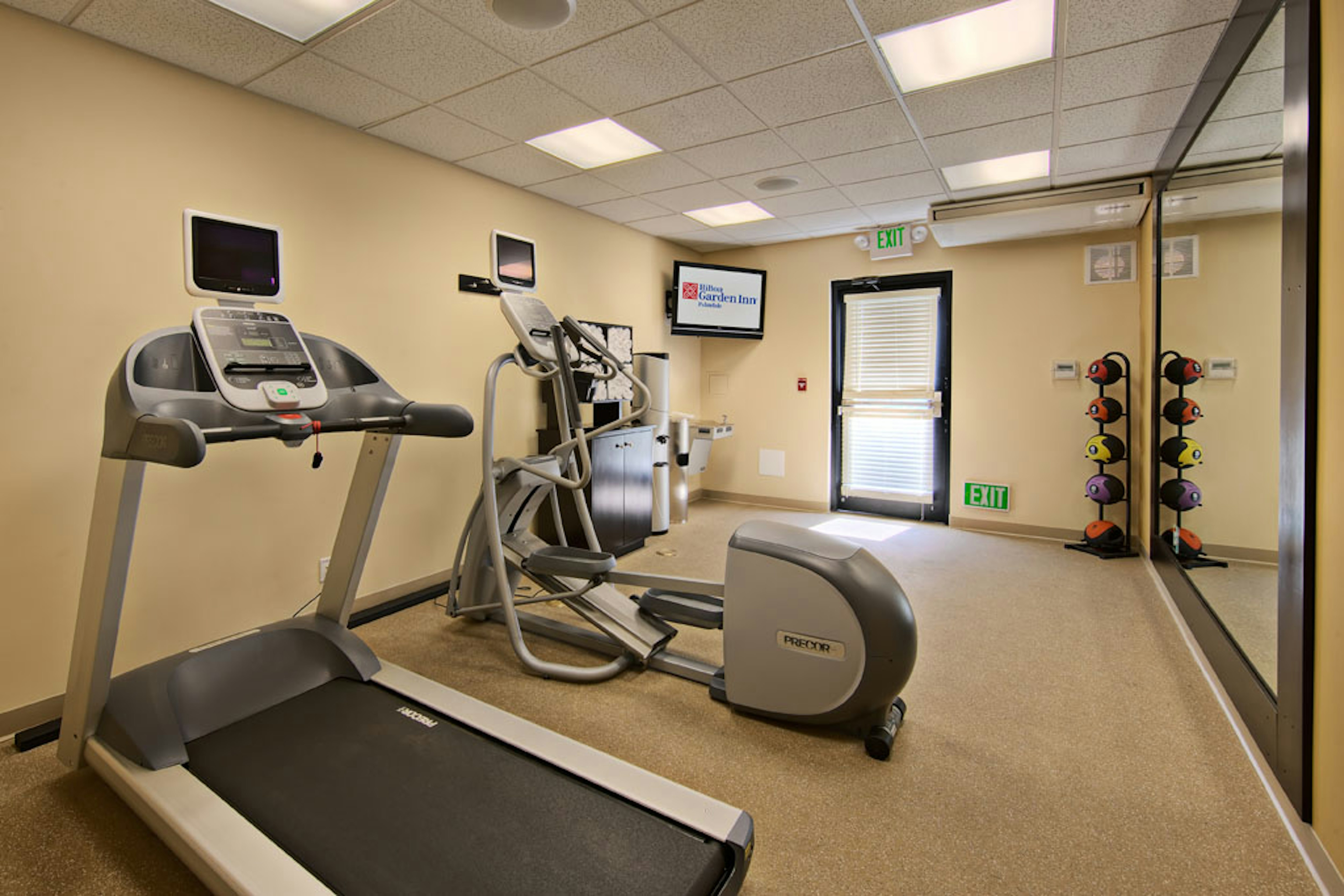 Hilton Garden Inn Palmdale 24/64