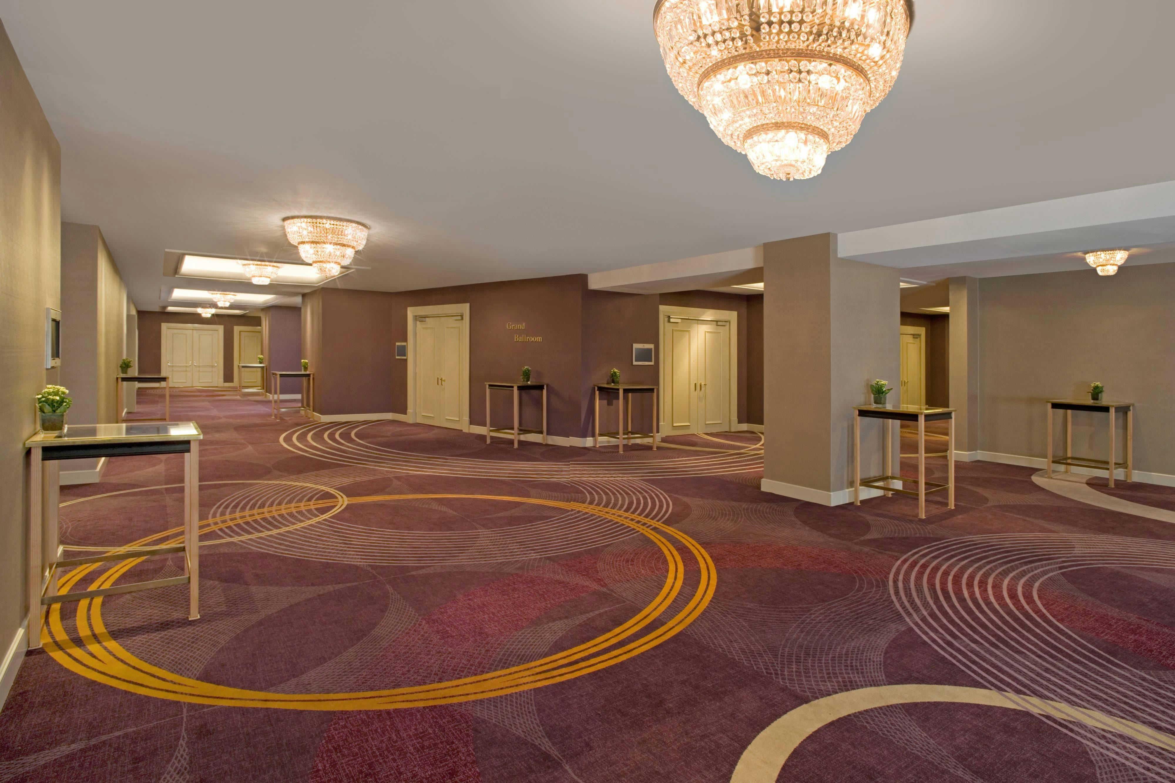 Sheraton Grand Warsaw 65/67