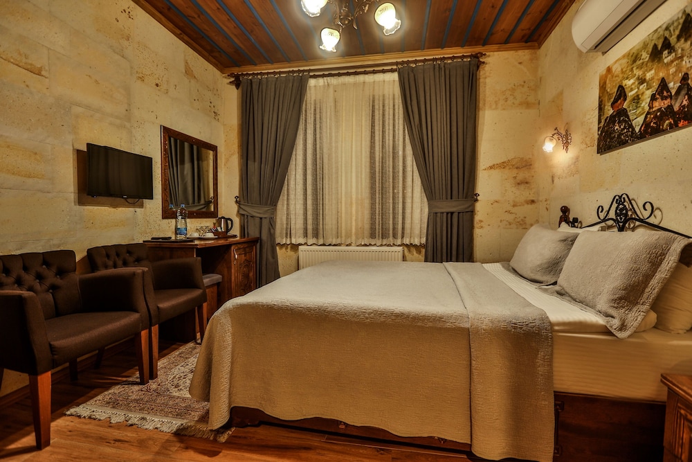 Milat Cave Hotel 5/50