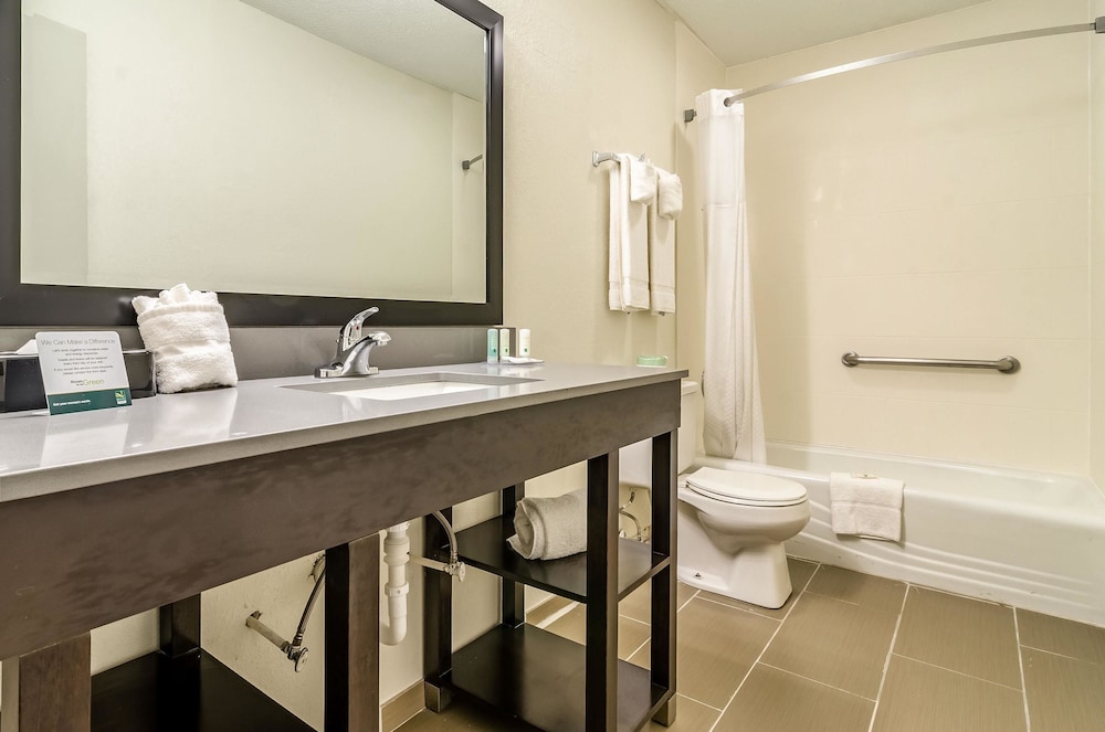Quality Inn & Suites Creedmor - Butner 19/39