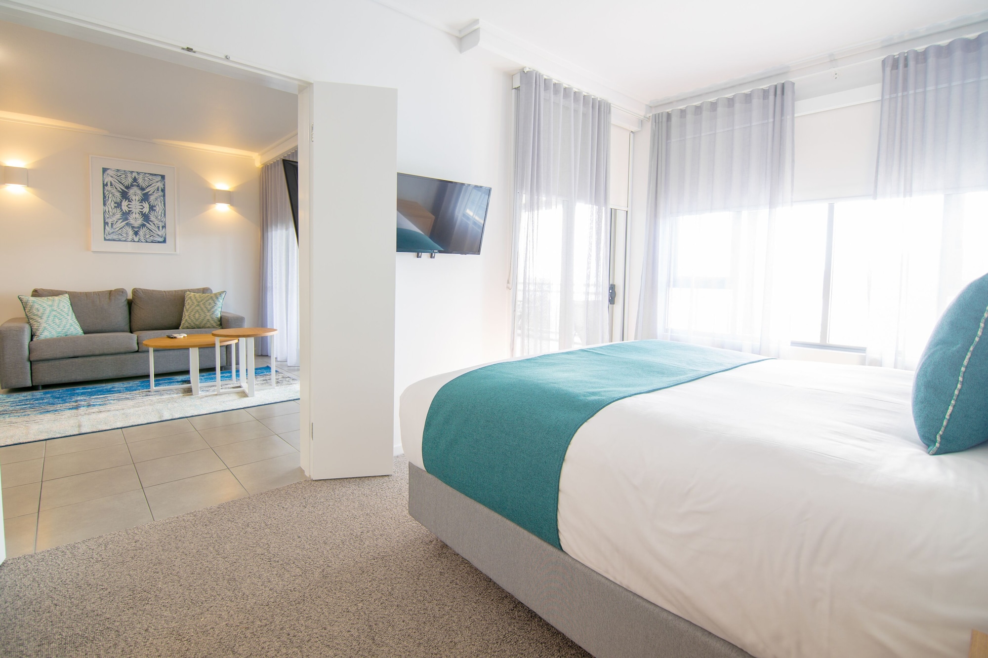 3 BEDROOMS, DELUXE, APARTMENT