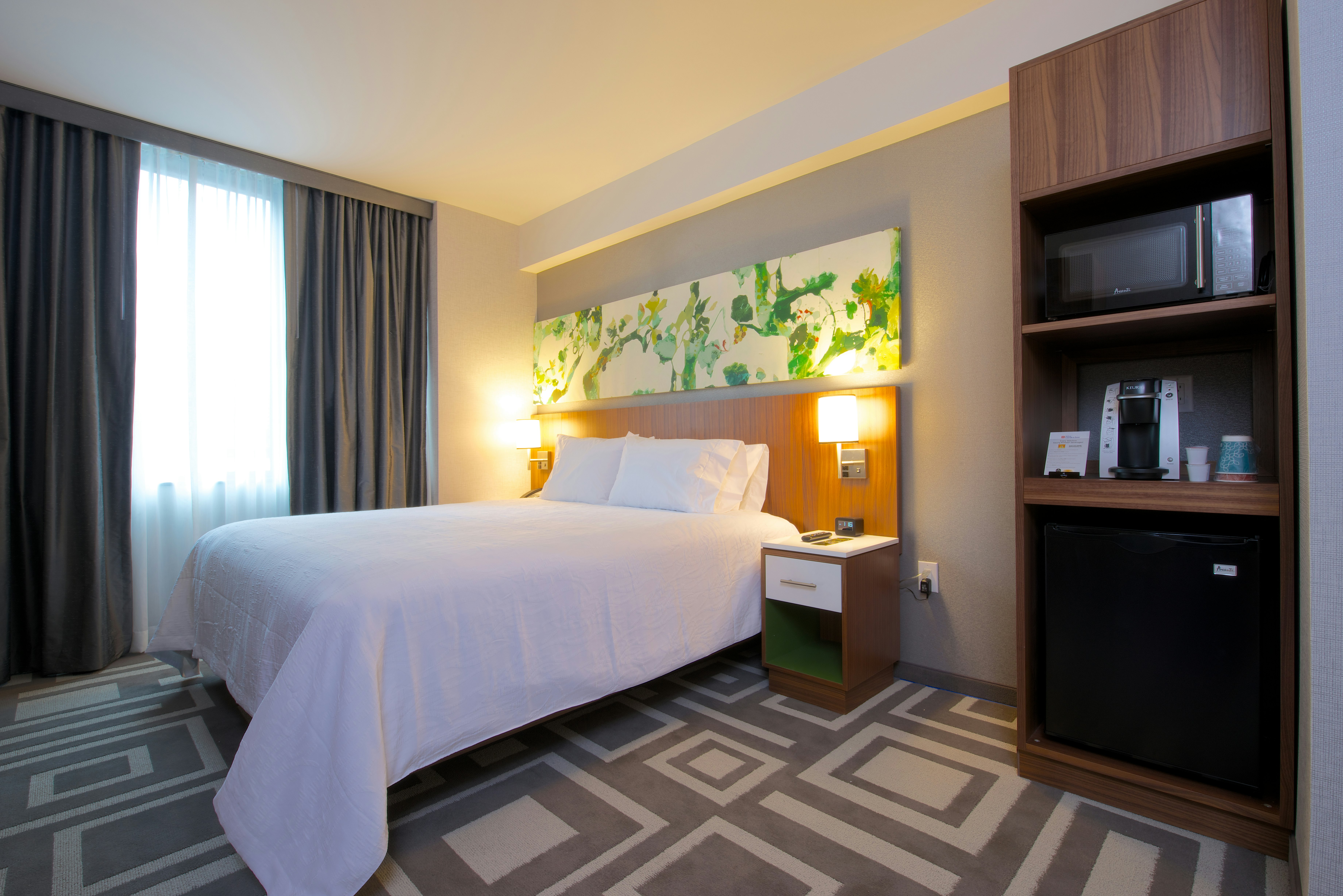 ROOM, KING BED