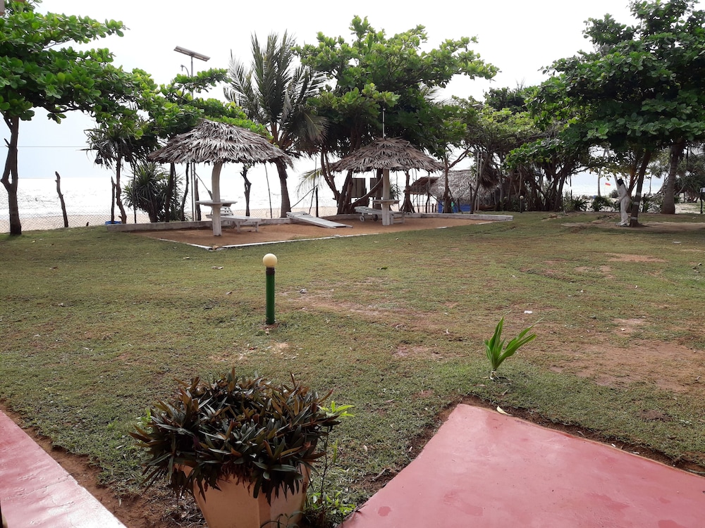 Sea View Beach Hotel 42/47