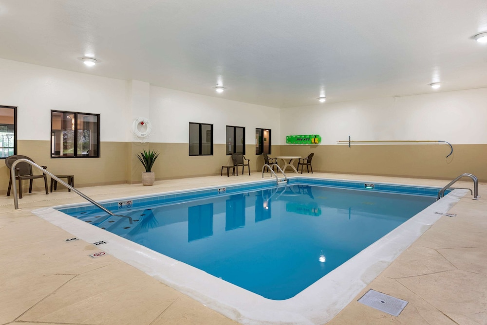 Comfort Suites West Indianapolis - Brownsburg 3/30