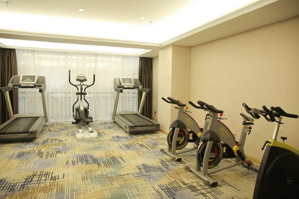 Vienna Hotel (Shantou Convention and Exhibition Center) 45/54