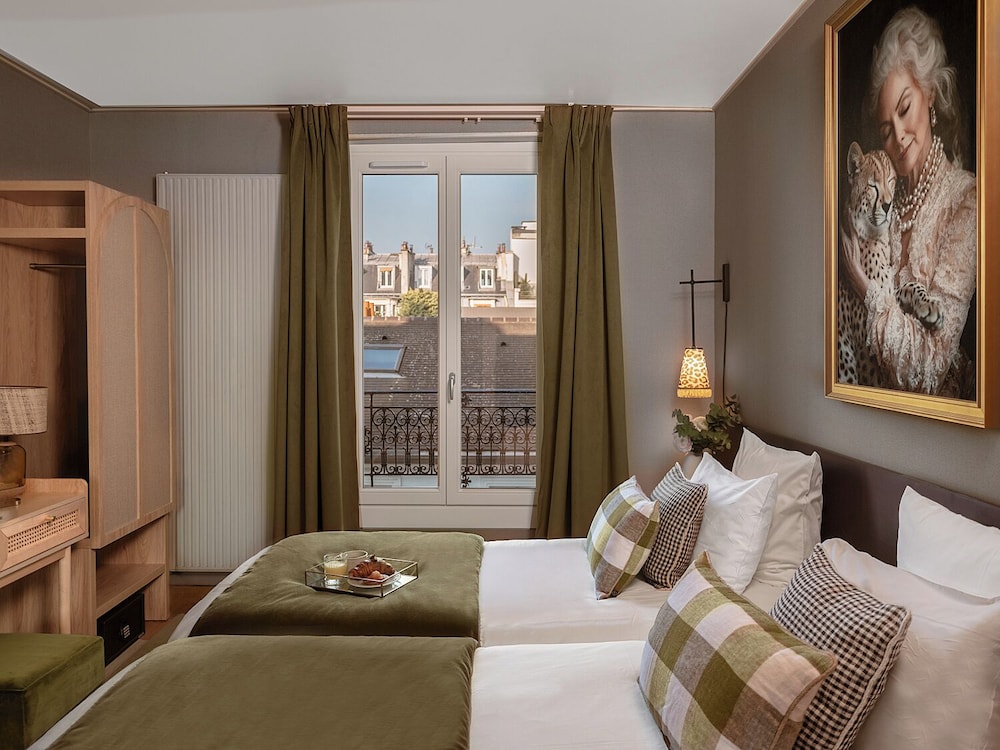 Hotel Zelie Champs-Elysees 18/50
