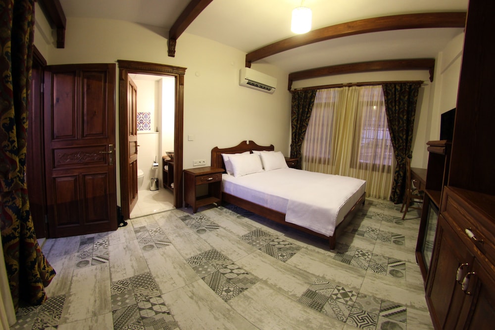 Hotel Mary's House 25/50