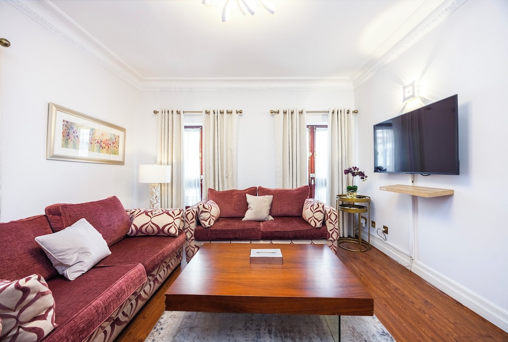 Carlton Court 28/50
