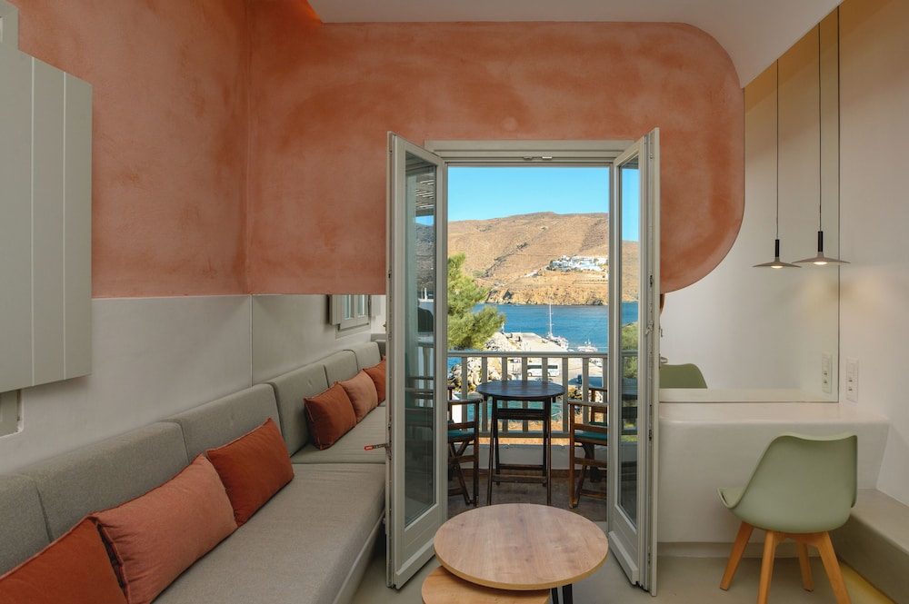 Yperia Hotel 39/59