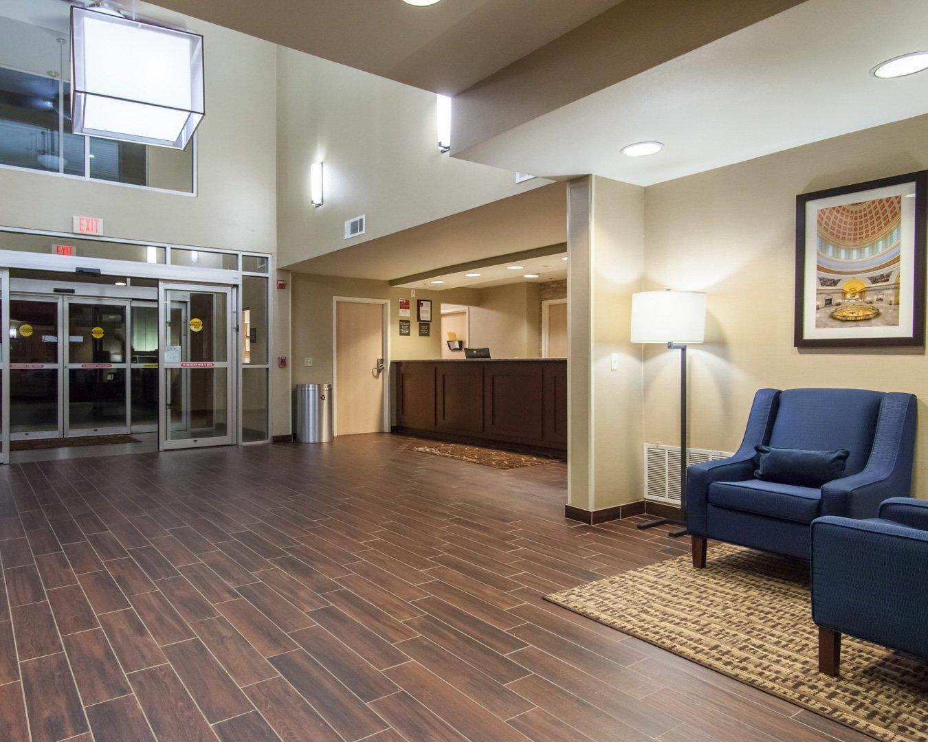 Comfort Suites Tulsa Central 26/37