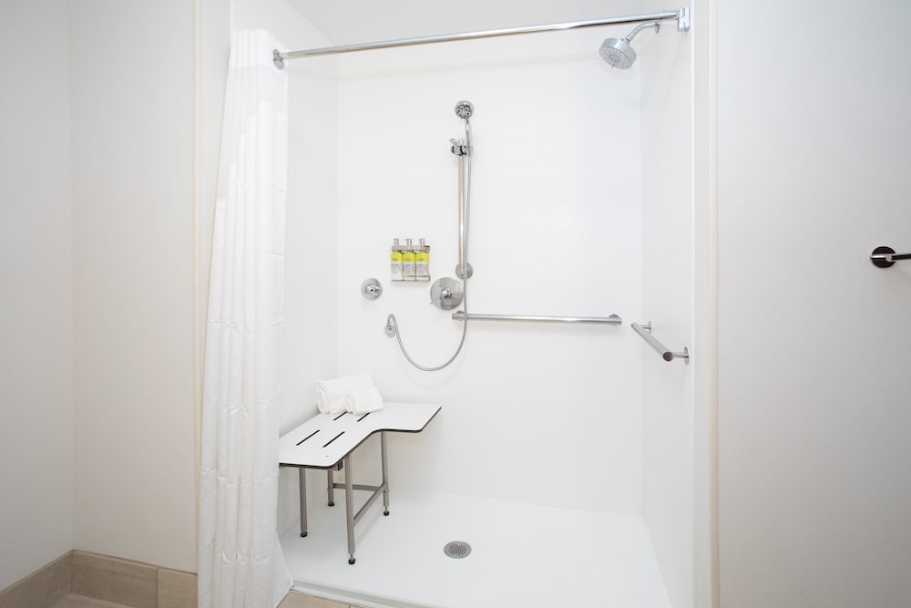 Holiday Inn Express & Suites Goodland I-70 44/45