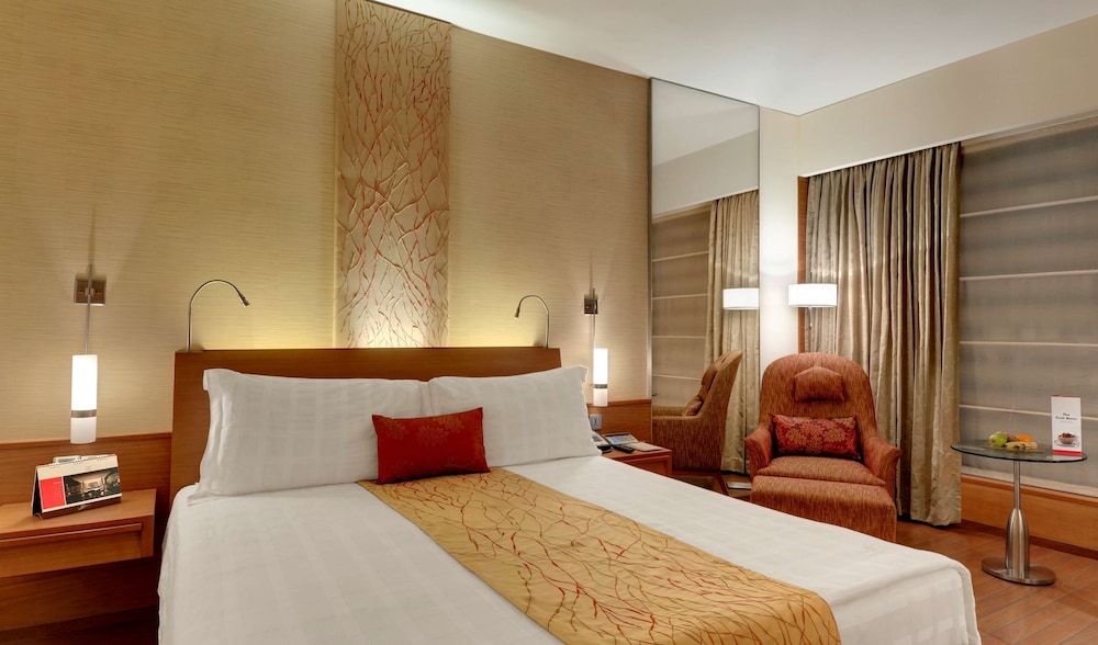 Hyatt Pune 17/70