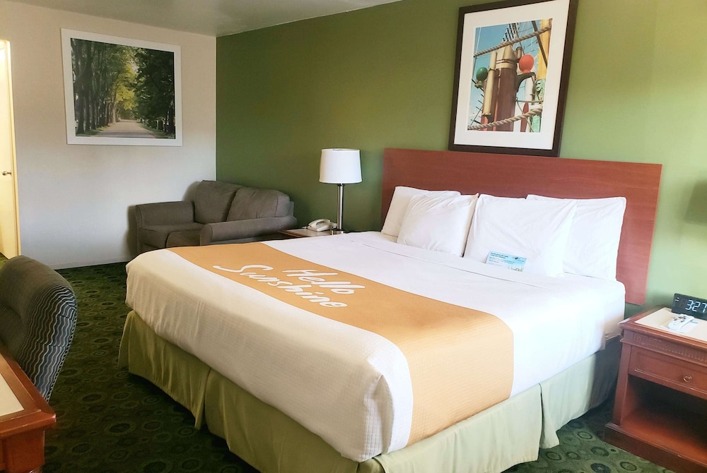 Days Inn by Wyndham Westley, CA 14/31