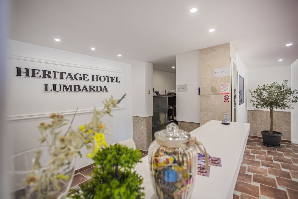 Hotel Lumbarda 58/63