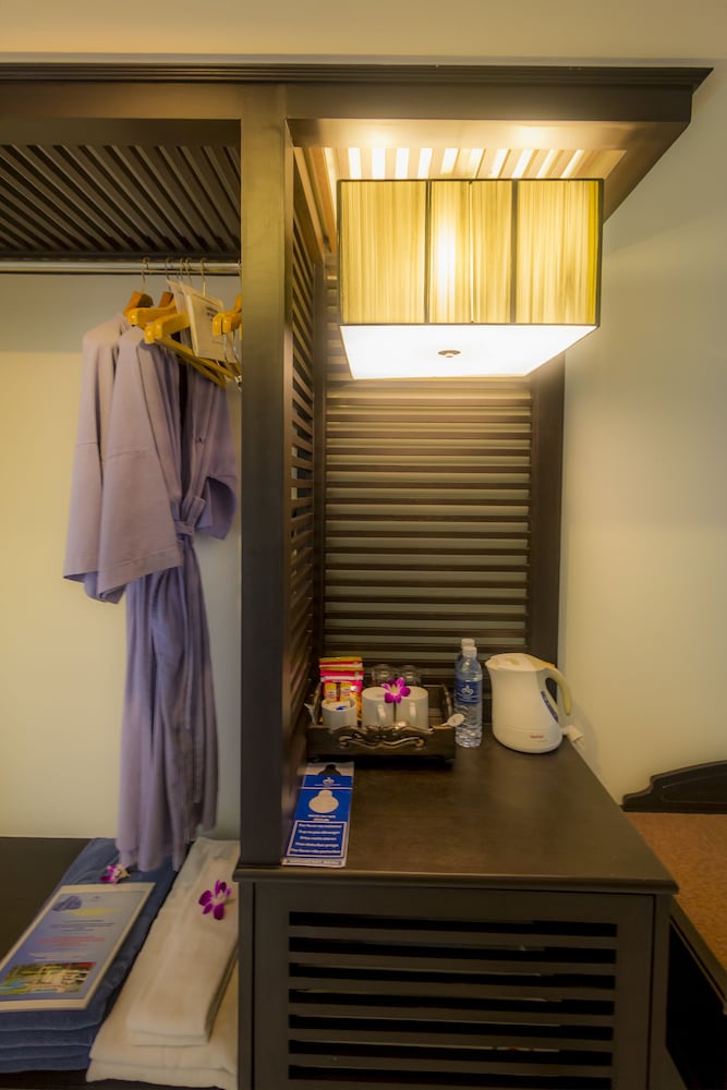 Amora Beach Resort Phuket 52/75