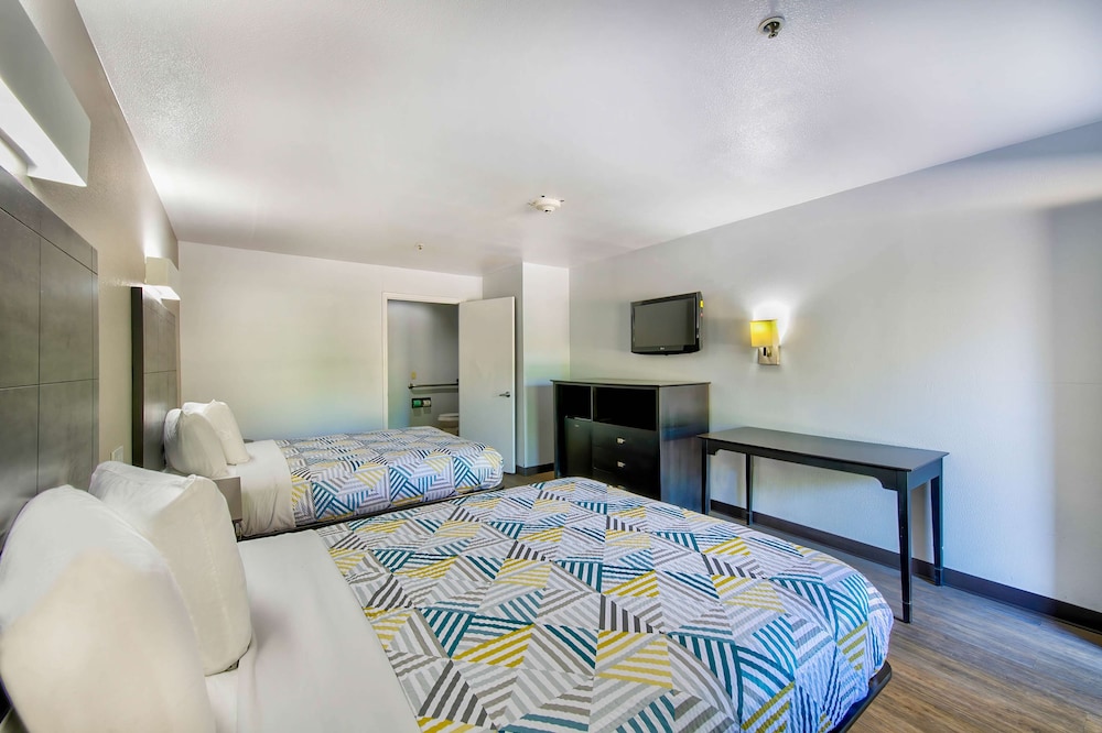 Motel6 Arlington, TX 33/58