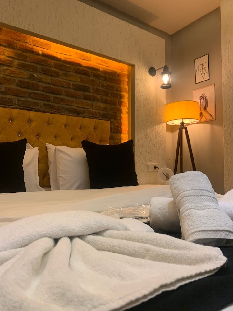 Nova Park Hotel and Suite 15/50