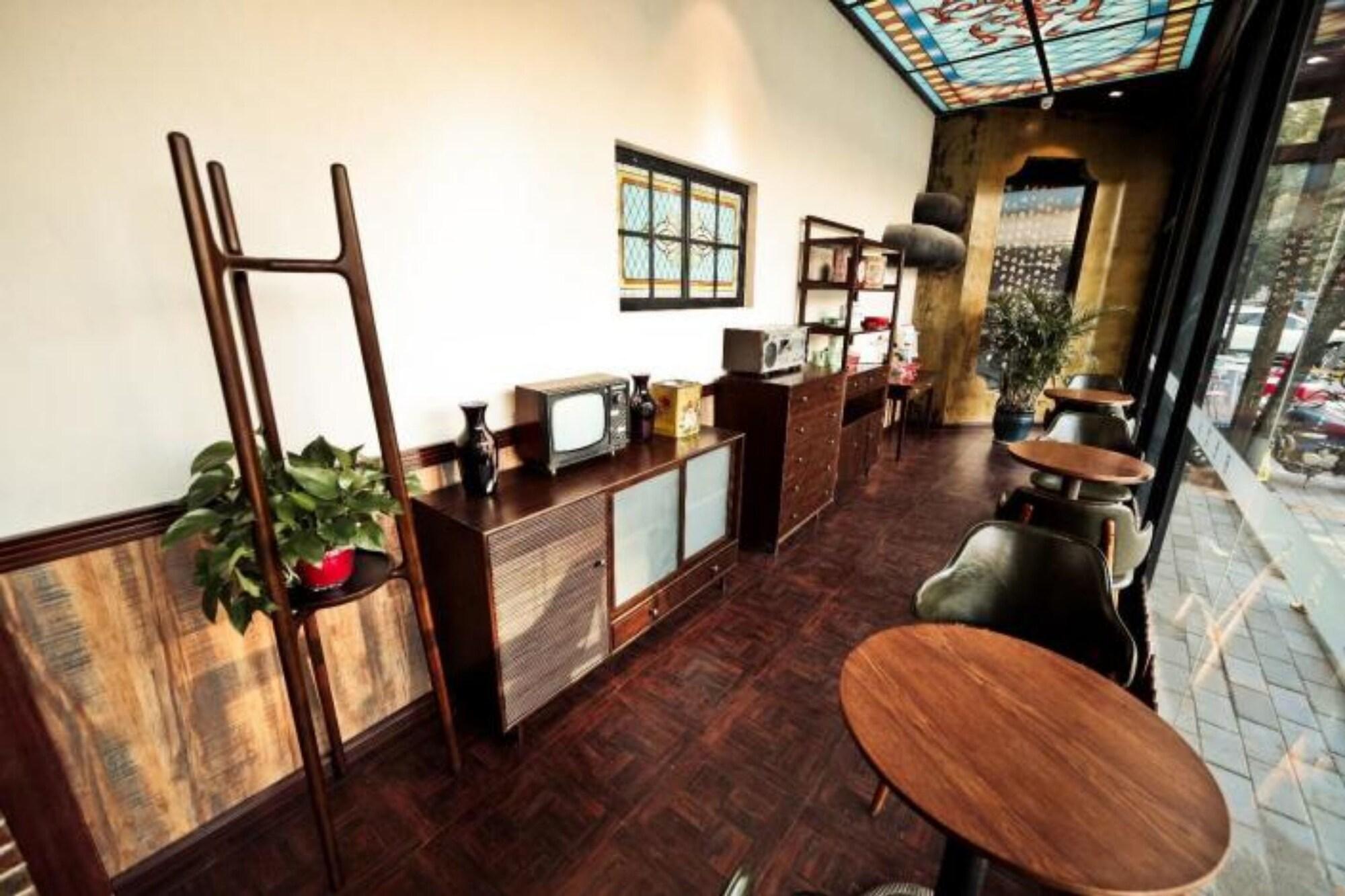 Nostalgia Hotel (Beijing Guomao Jinsongpingyuan Metro Station) 33/47