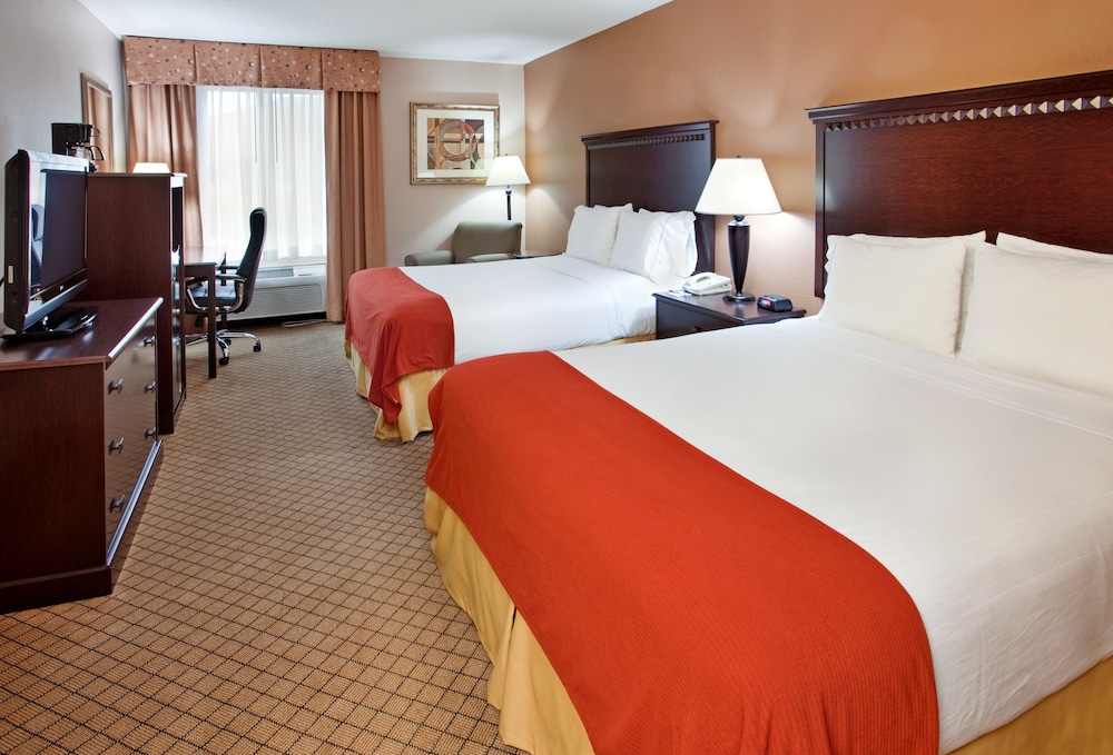 Holiday Inn Express & Suites Kansas City-Liberty (Hwy 152), an IHG Hotel 30/74