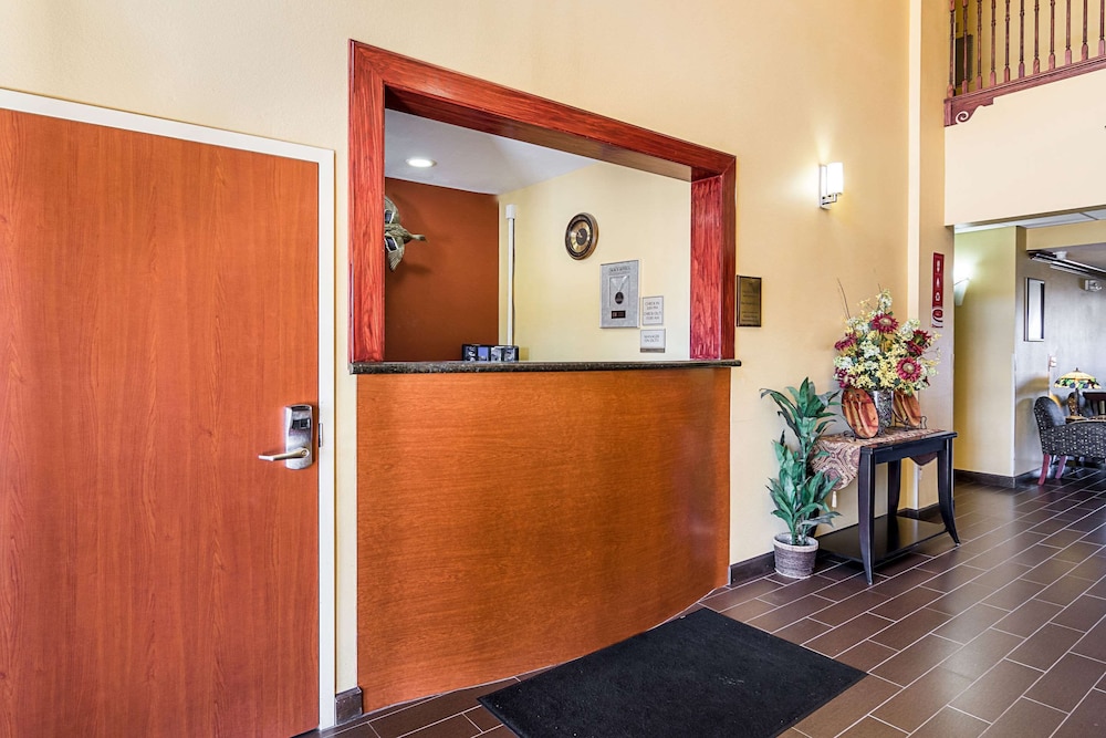 Econo Lodge Inn & Suites Little Rock SW 2/21