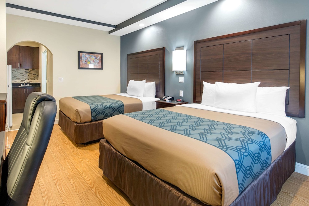 Efficiency, Standard, 2 Queen Beds