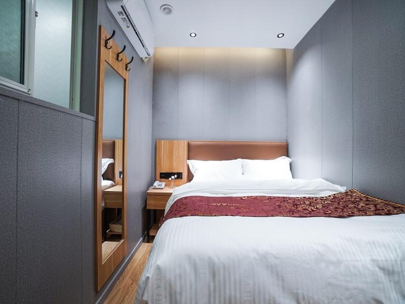 GT Alliance Shanghai Baoshan District shanghai University Qihua Road Metro Station Hotel 5/19