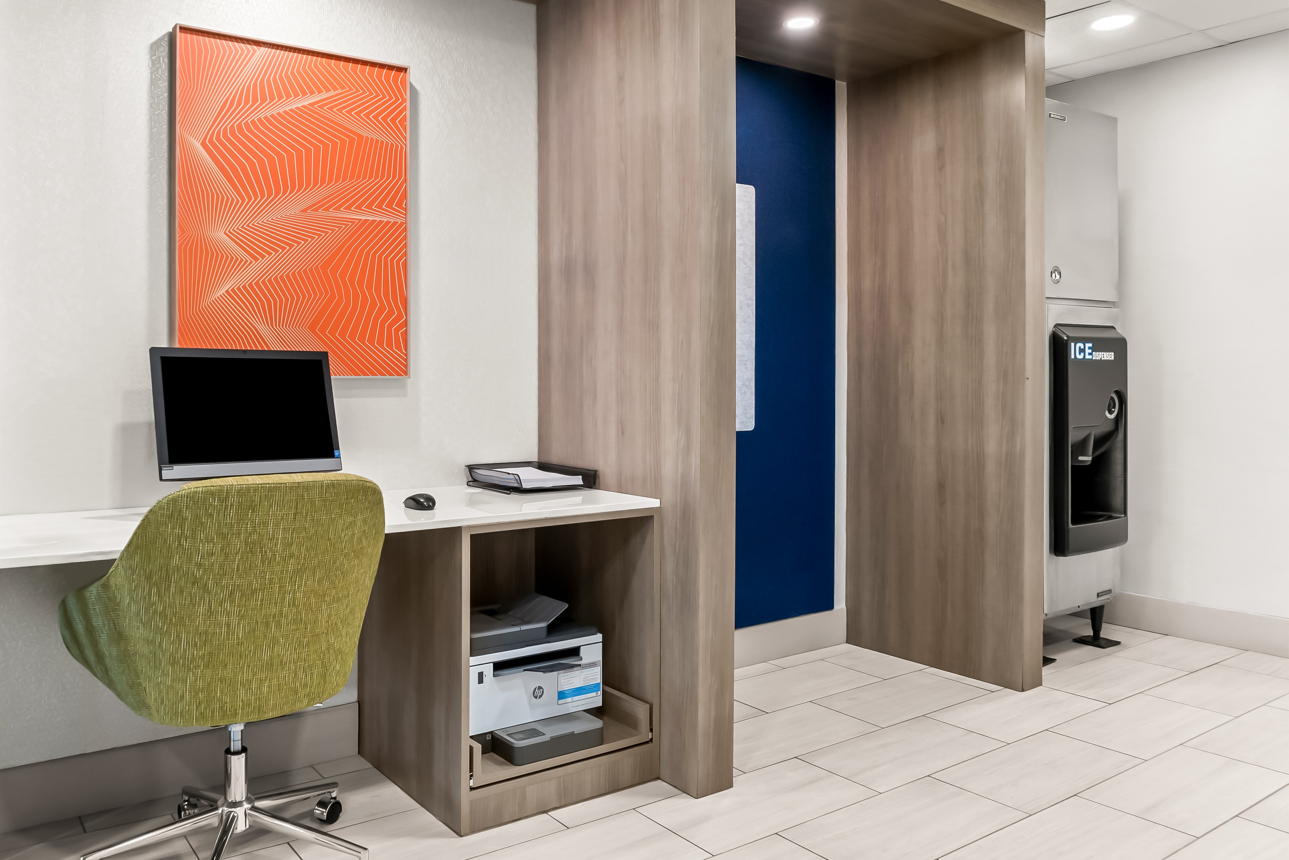 Holiday Inn Express Hotel & Suites Detroit-Novi 63/69
