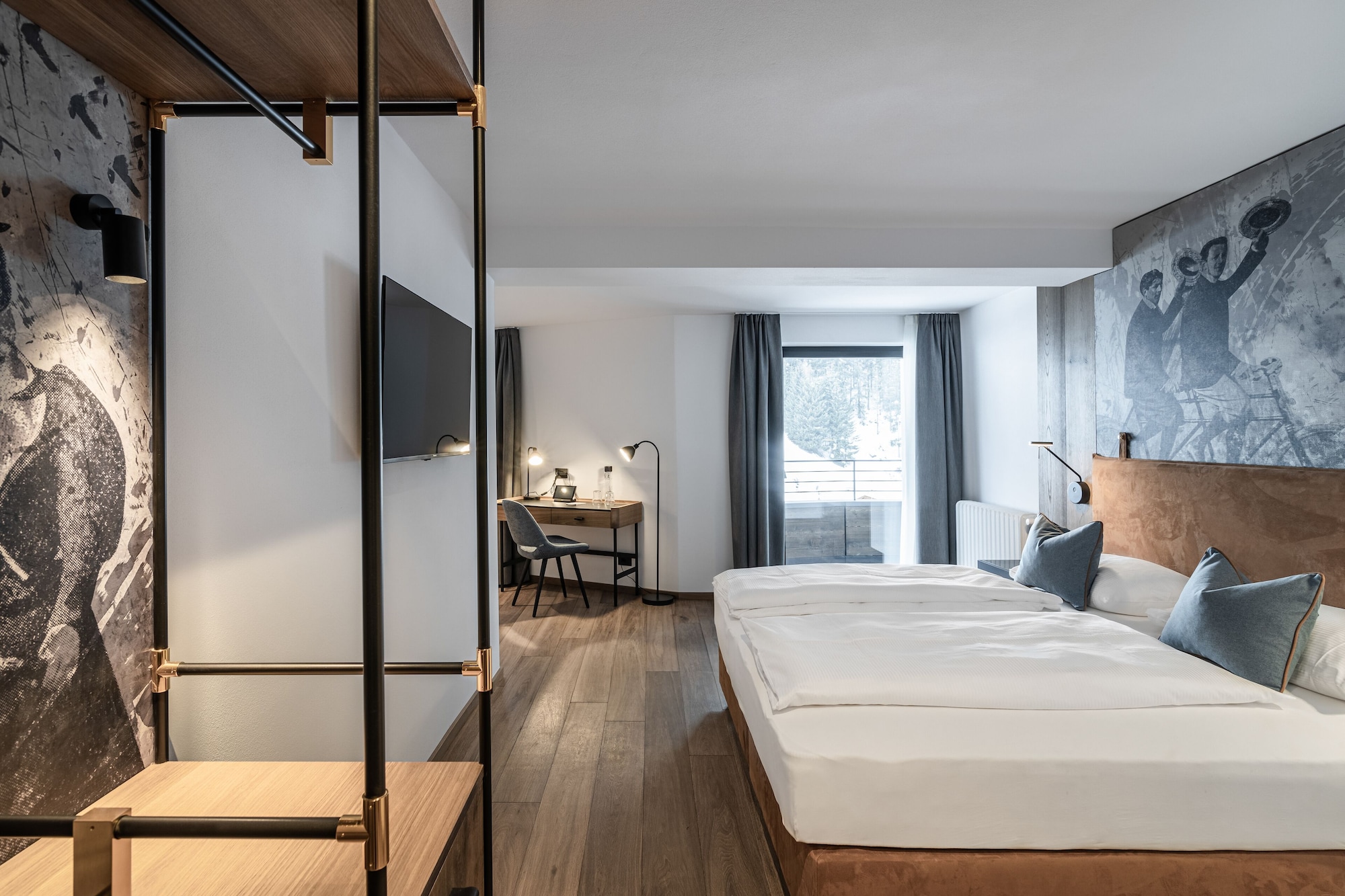 ROOM, QUADRUPLE