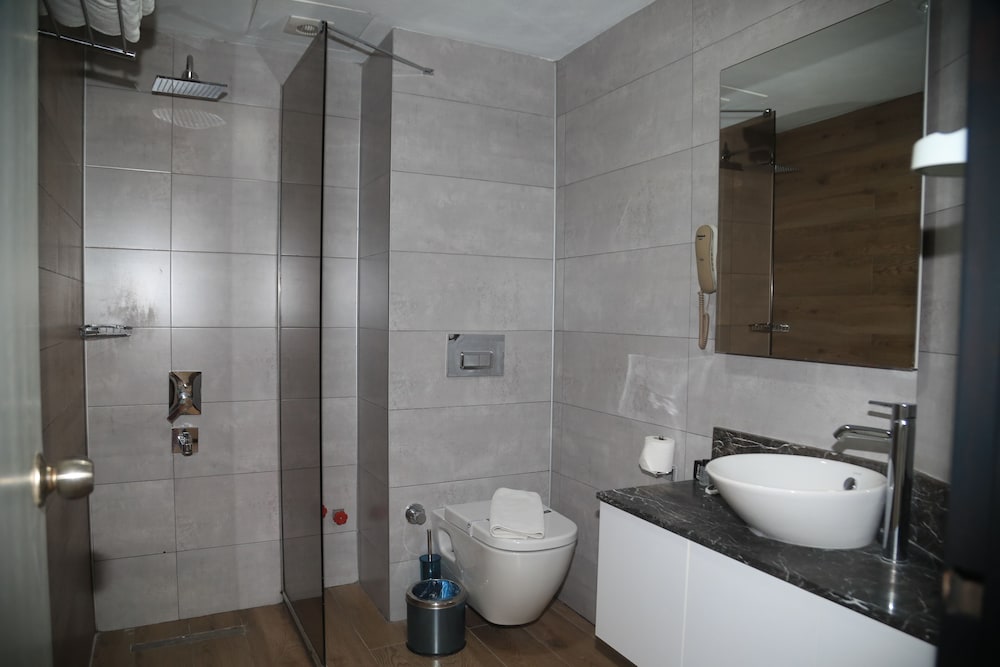 Istanbul Beach Hotel 50/50