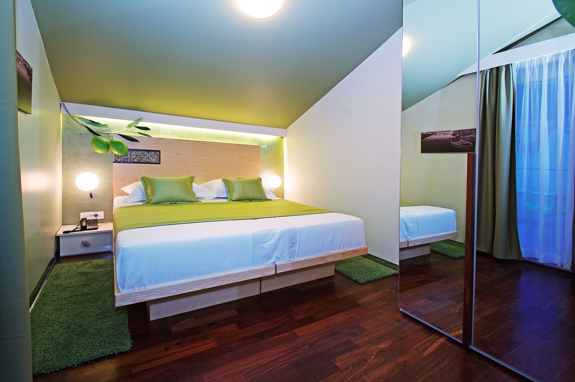 Deluxe, Family, King Bed, Pool View, Sofa, Balcony
