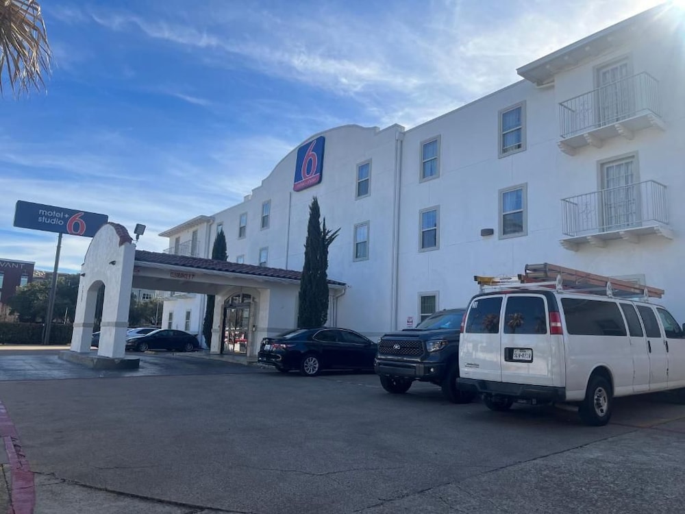 Studio6 Suites Dallas, TX - Downtown 25/27