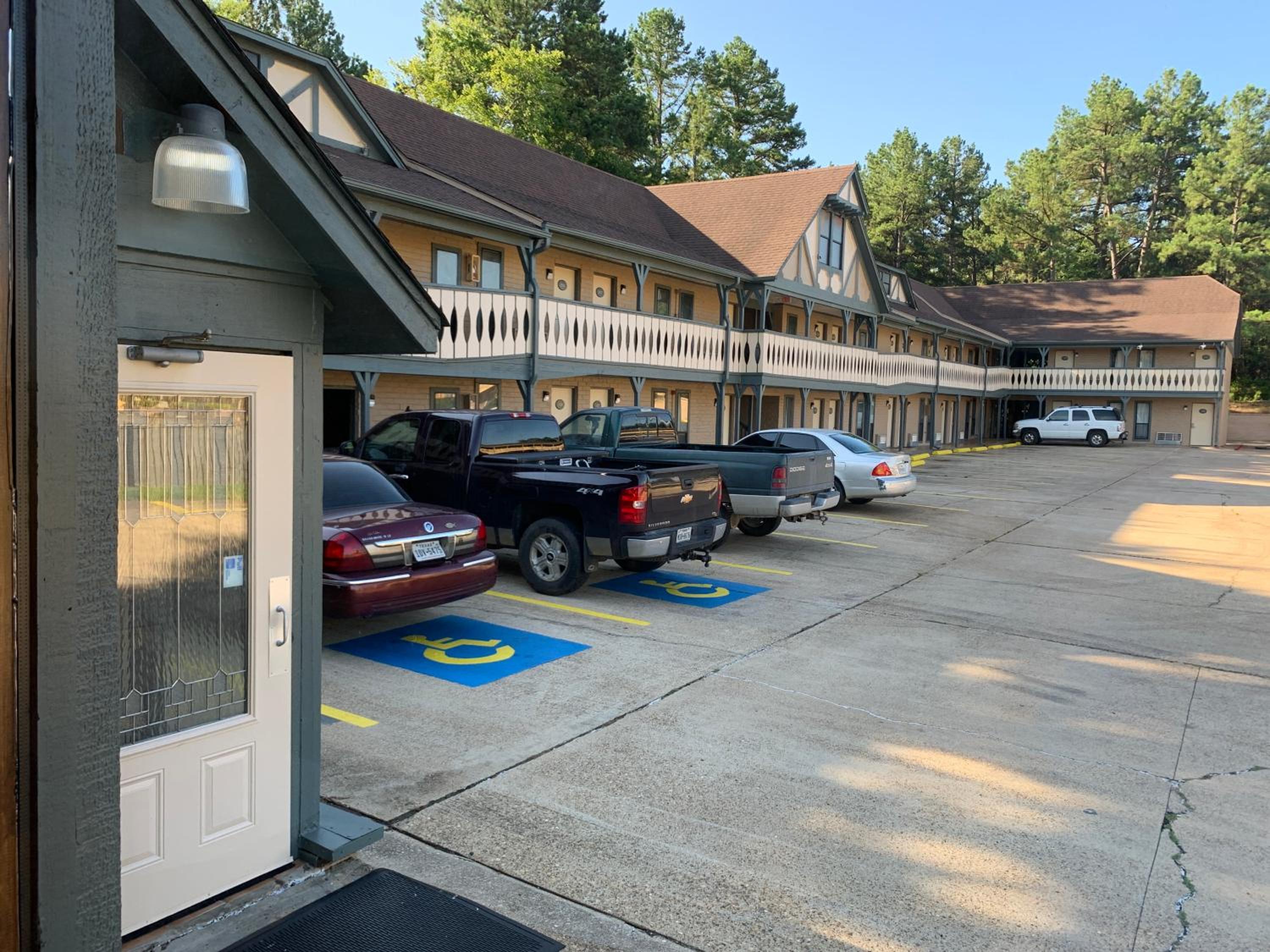 Knights Inn Tyler 40/55