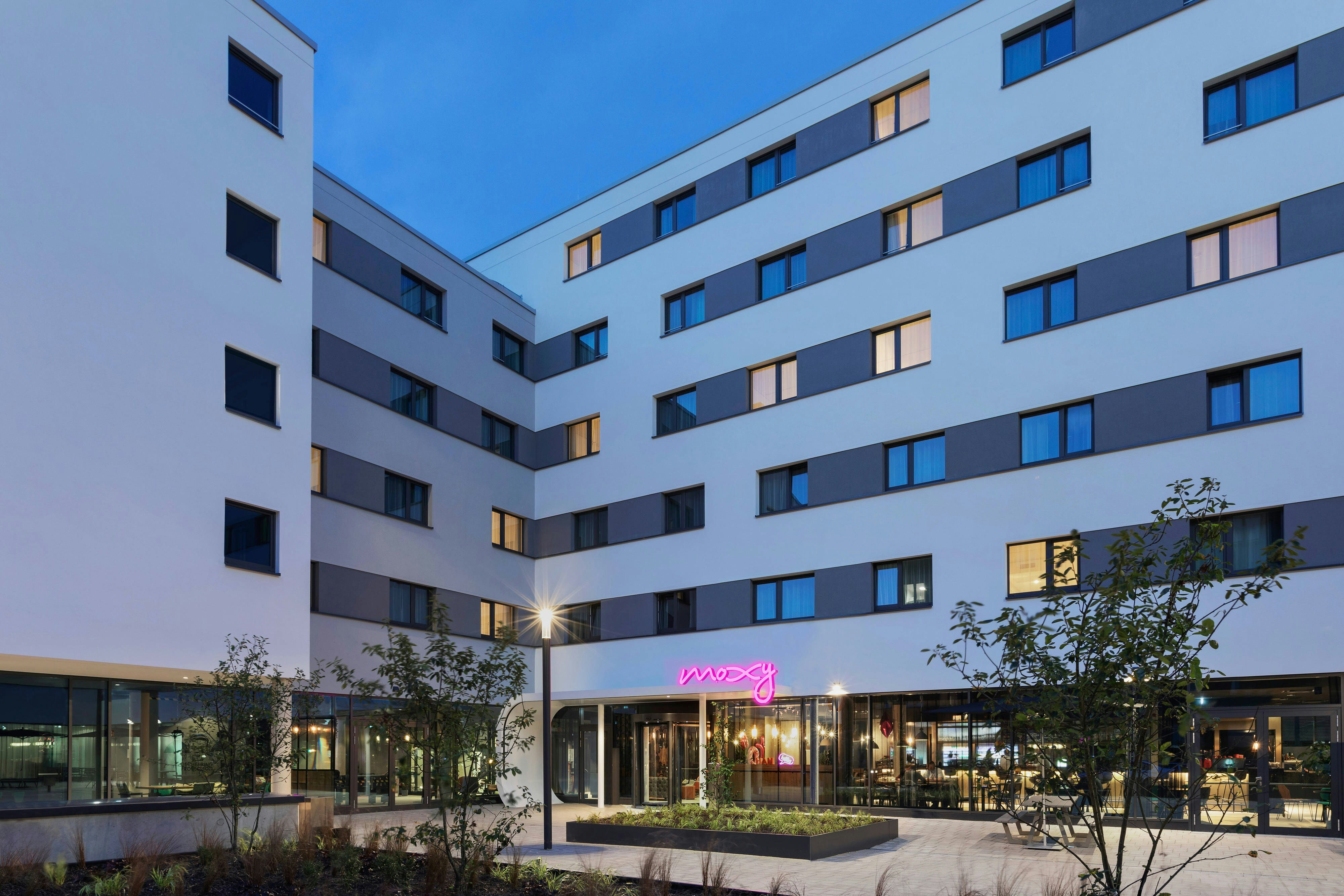 Moxy Hamburg Altona 2/24