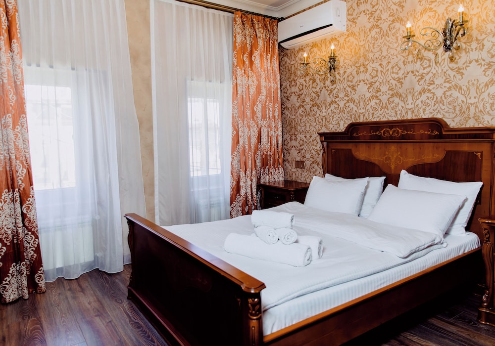 Royal Antique Hotel 20/50