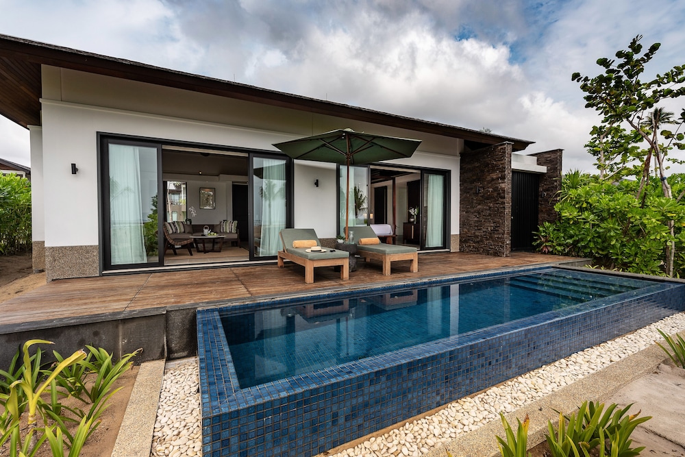 THE RESIDENCE BINTAN 2/73
