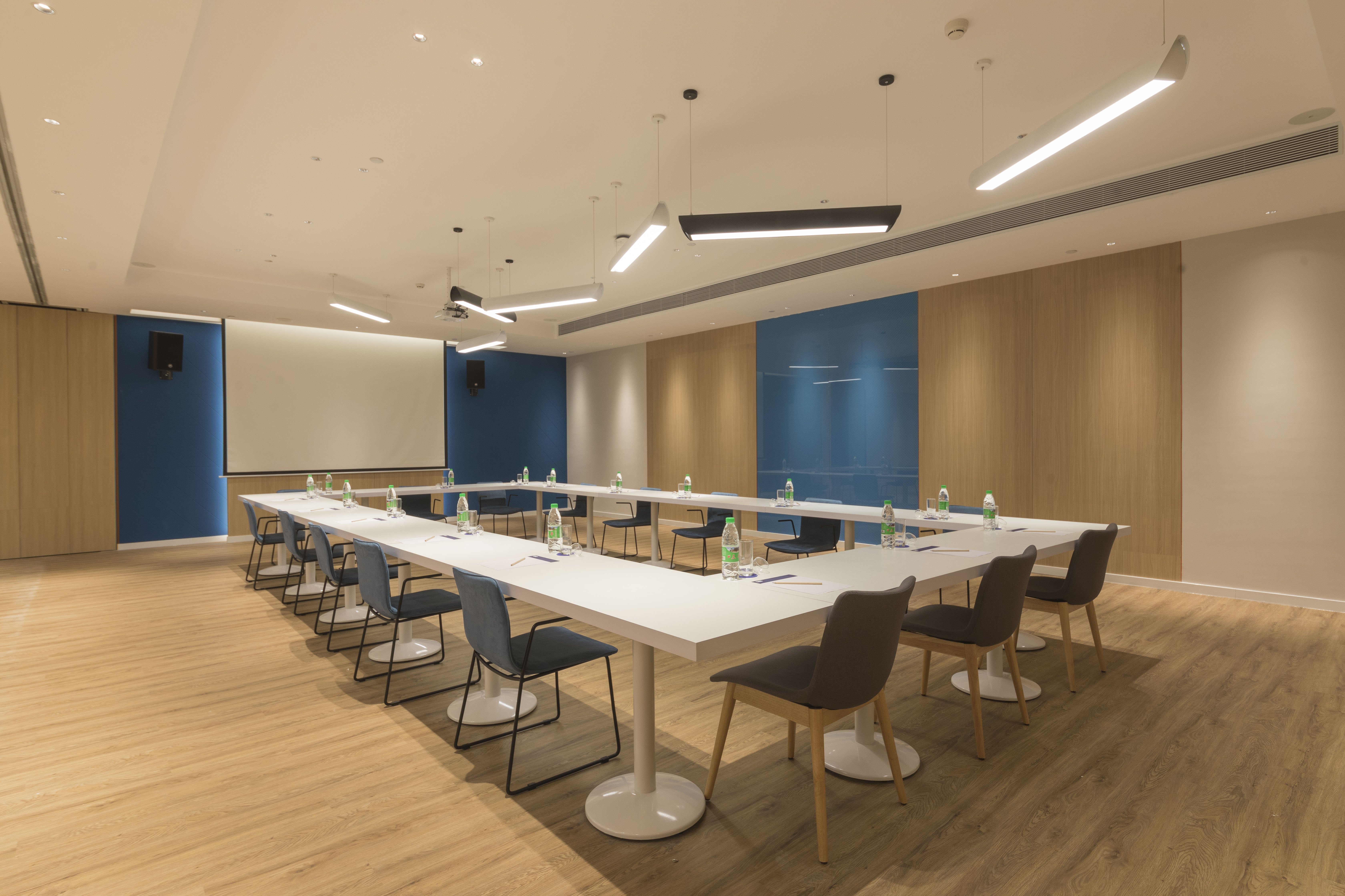 Holiday Inn Express Xiamen Airport Zone 26/33