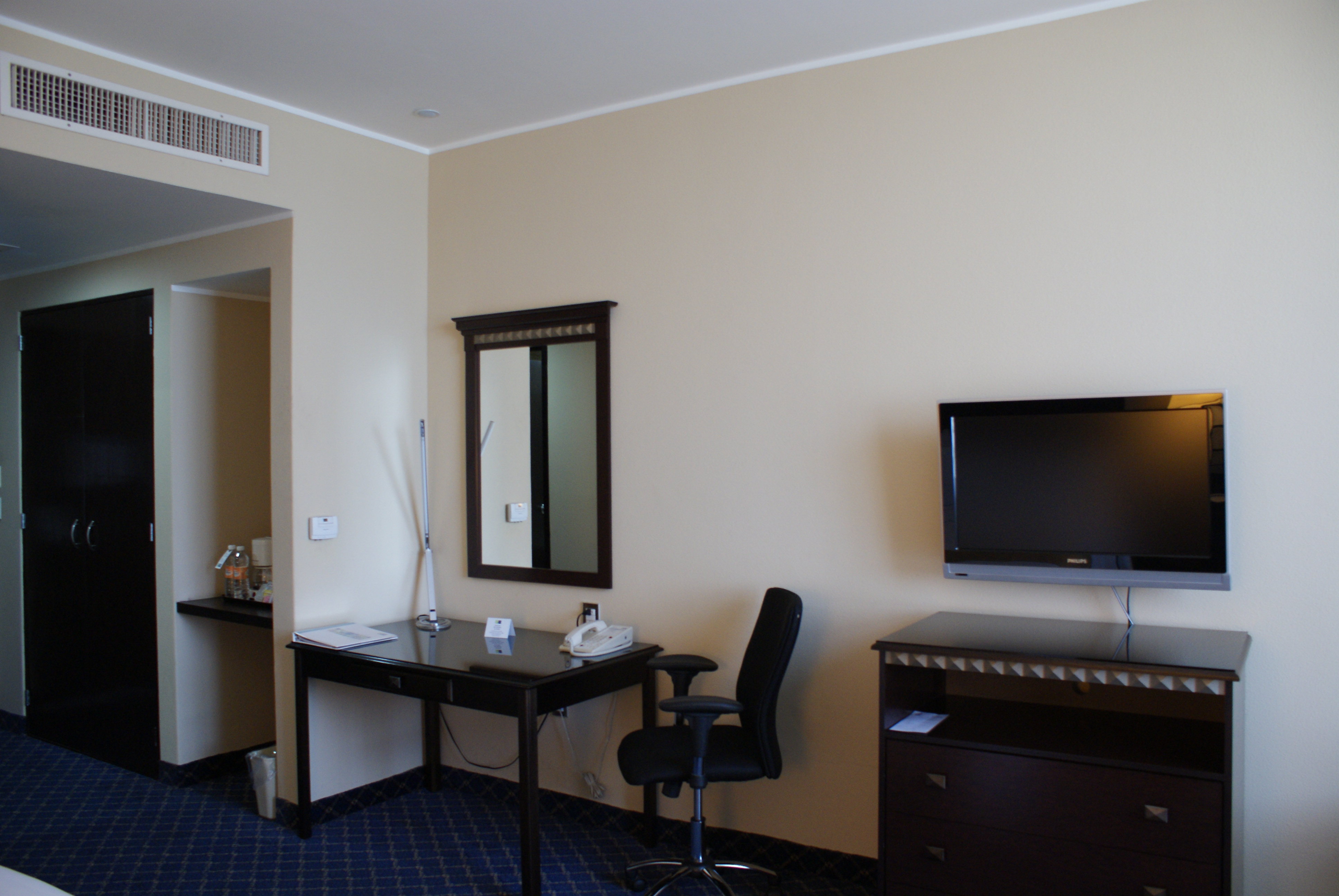 Holiday Inn Express Mexico Santa Fe 46/50