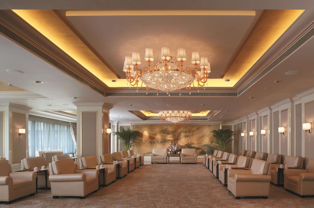 Shangri-La Dalian 7/70