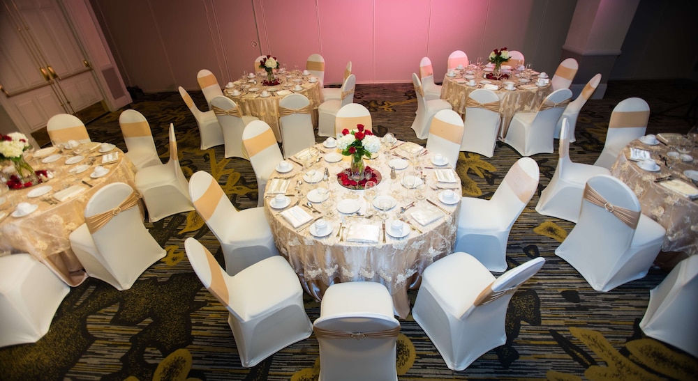 Embassy Suites by Hilton Anaheim North 49/71