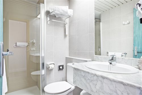 Room, Double or Twin Bed
