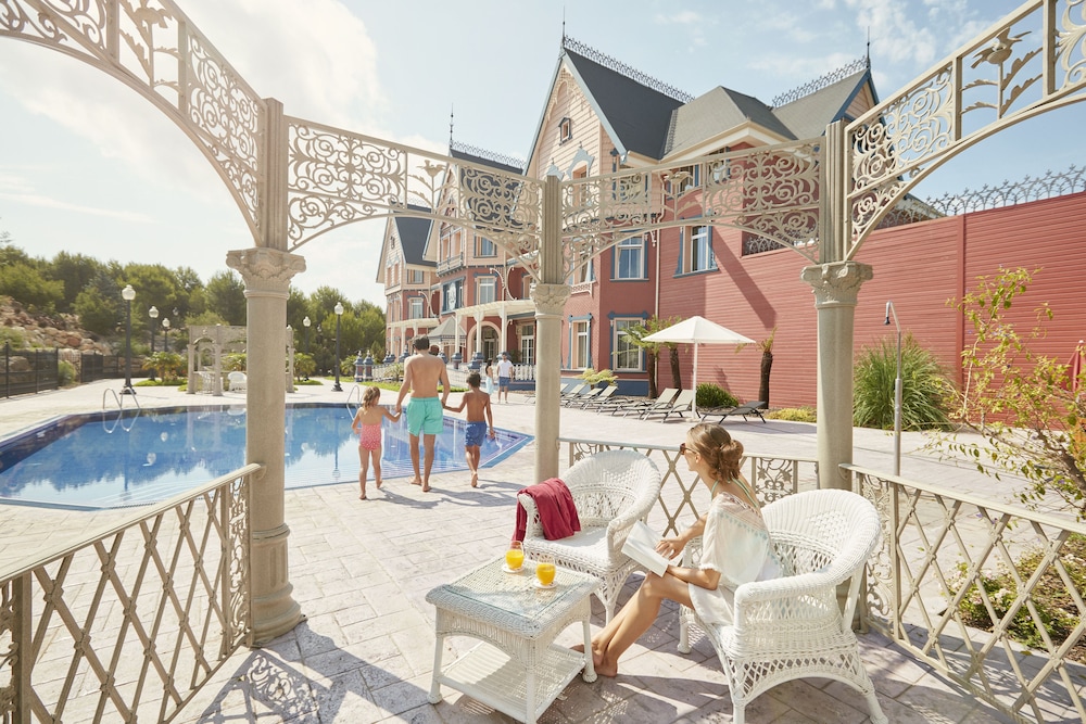 PortAventura Hotel Lucys Mansion 33/40