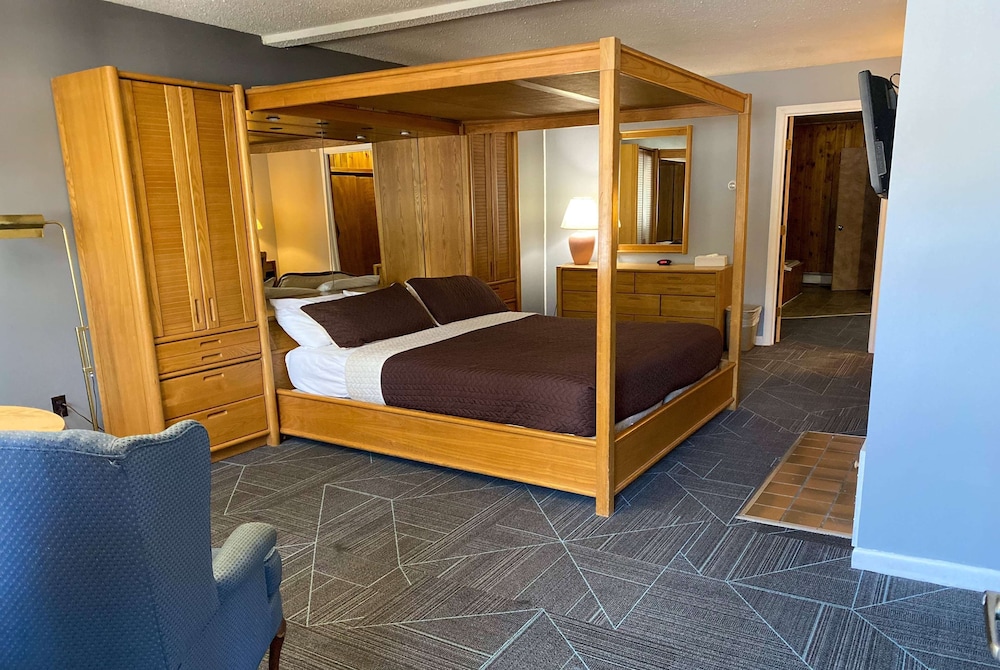 Travelodge By Wyndham Lincoln Near White Mountain 25/53