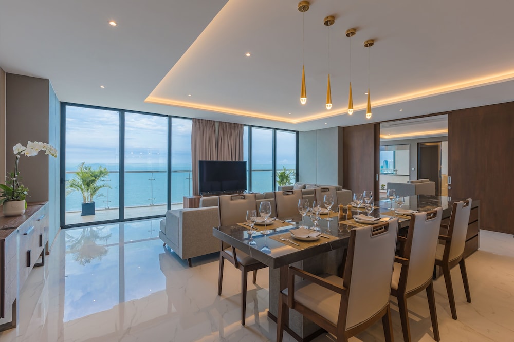 Prince Hotel Da Nang 59/75